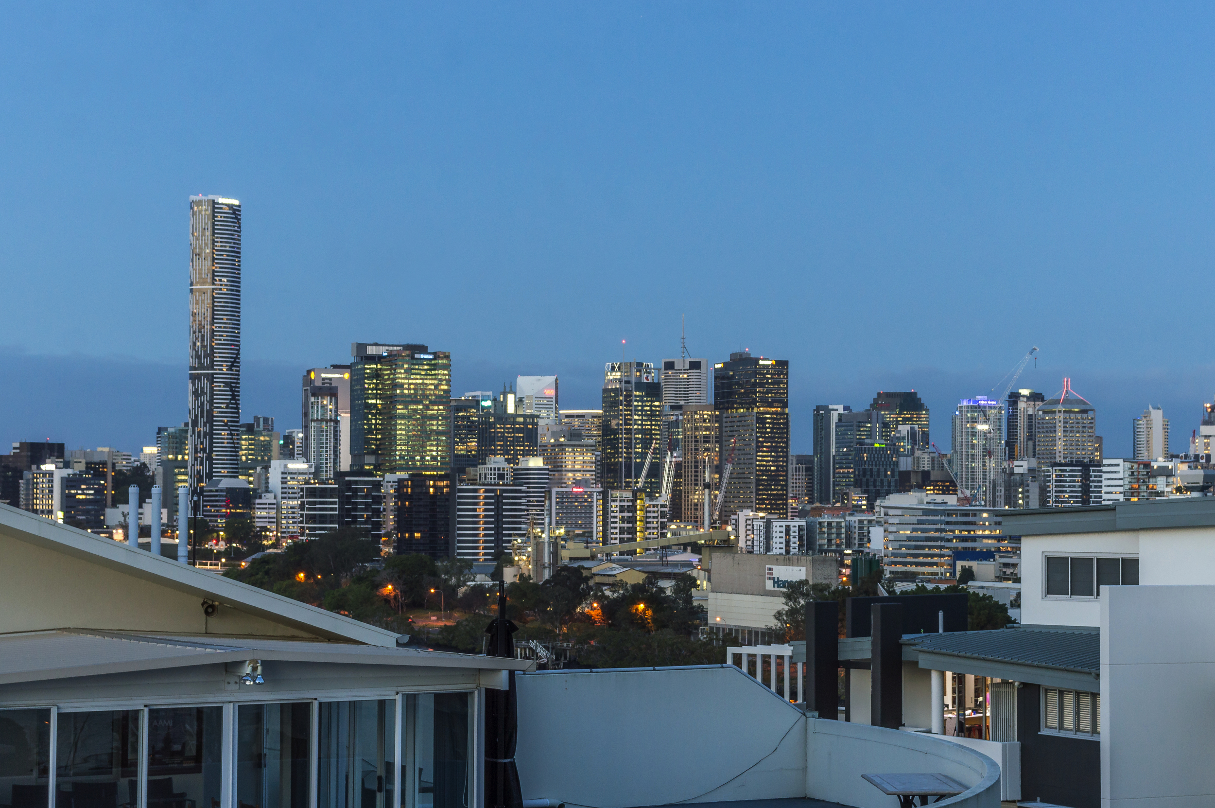 24 DUNMORE TCE, AUCHENFLOWER, 4066