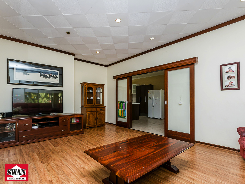 11 DANCE DR, MIDDLE SWAN, 6056