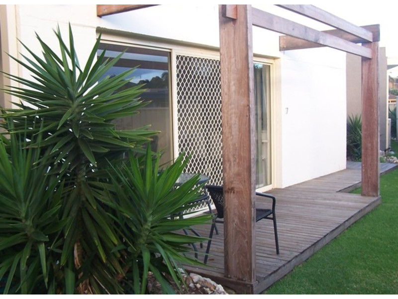 7 CHAPMAN AVENUE, MERIMBULA, 2548