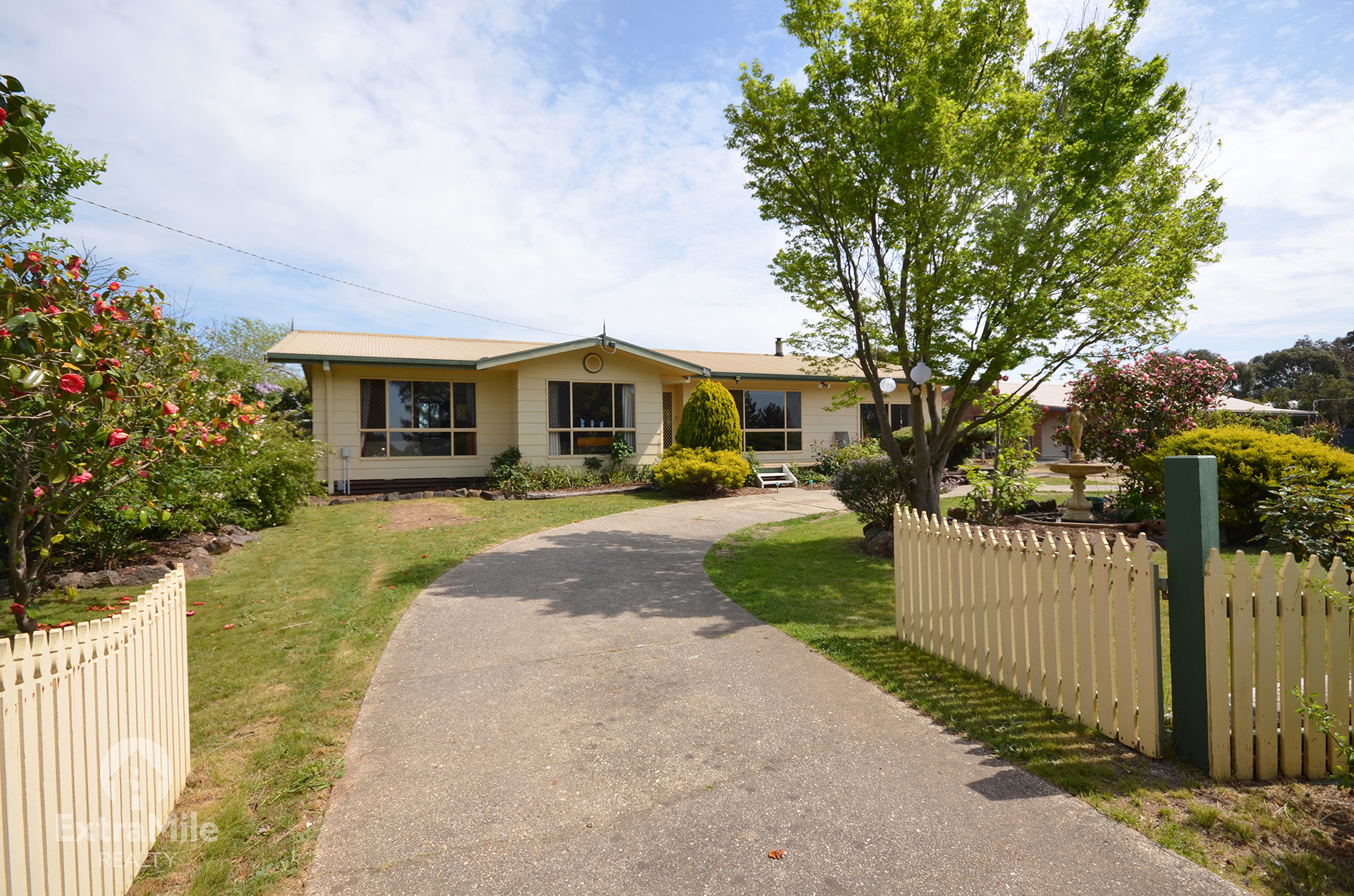 54 LUTTET STREET, CRESWICK, 3363