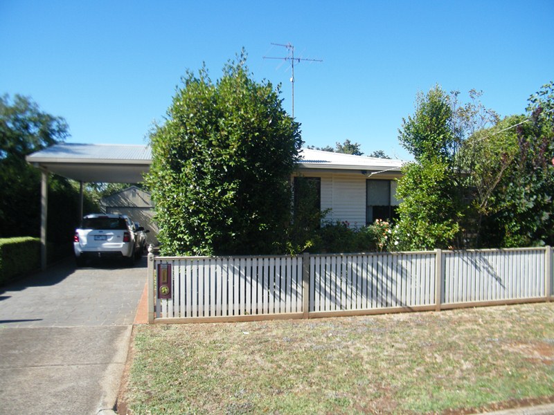 5 RONALDS COURT, DROUIN, 3818