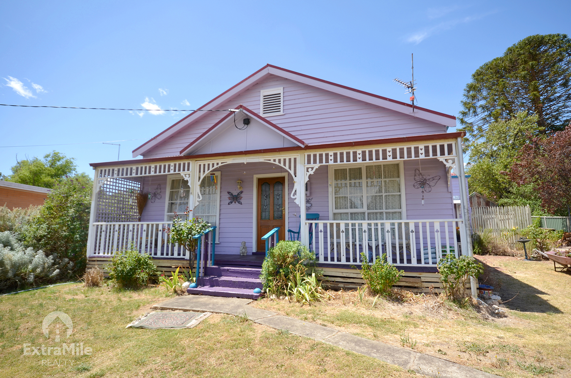 17 LIGAR STREET, CLUNES, 3370