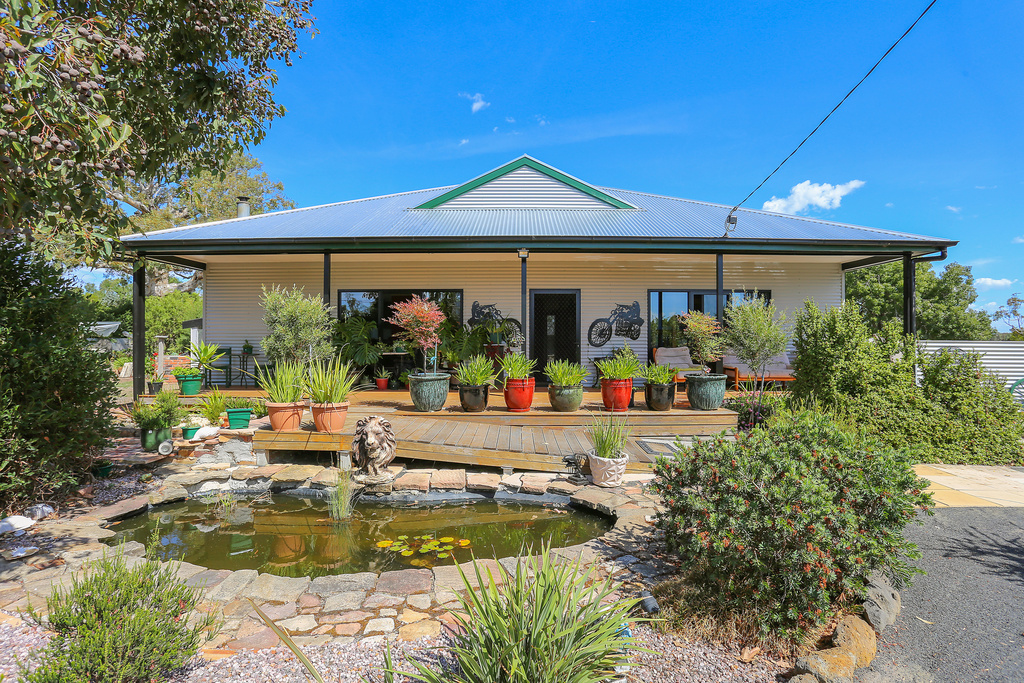 129-131 MARTIN STREET, DUNKELD, 3294