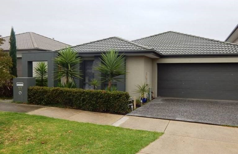 17 MERIDIAN CIRCUIT, BERWICK, 3806
