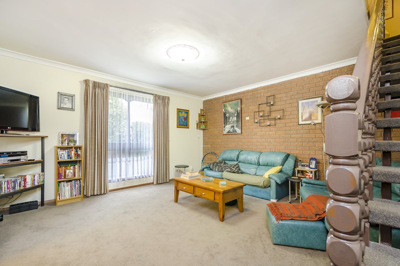 2 RIDLEY STREET, SUNSHINE, 3020