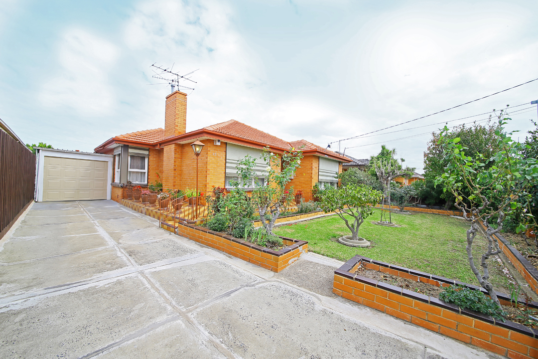 15  JOAN STREET, SUNSHINE WEST, 3020