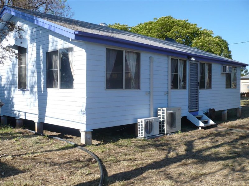 8 GOLDSTON STREET, ALPHA, 4724