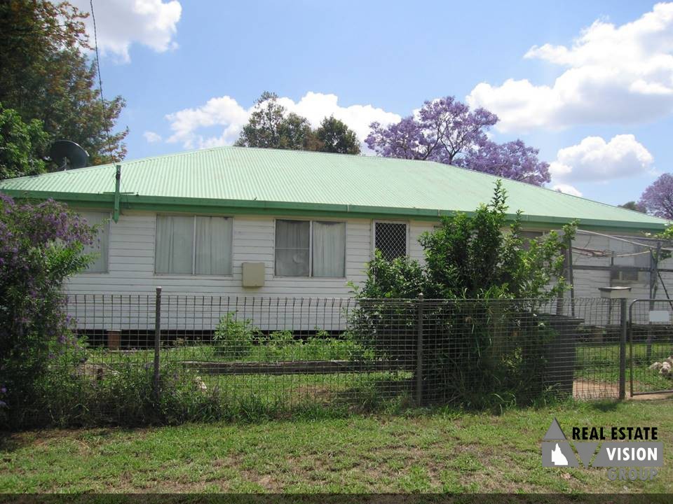 4 DUNNING STREET, ALPHA, 4724