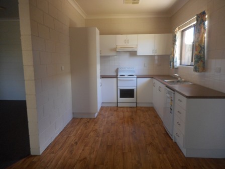 13 COLLEEN AVE, EMERALD, 4720