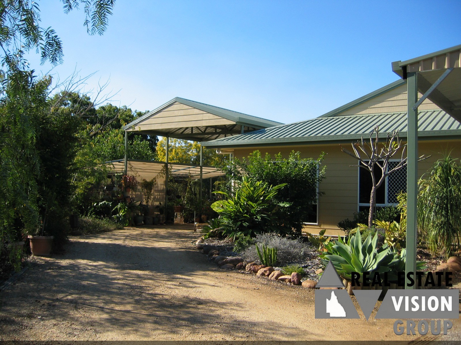43 CAMPBELL STREET, EMERALD, 4720