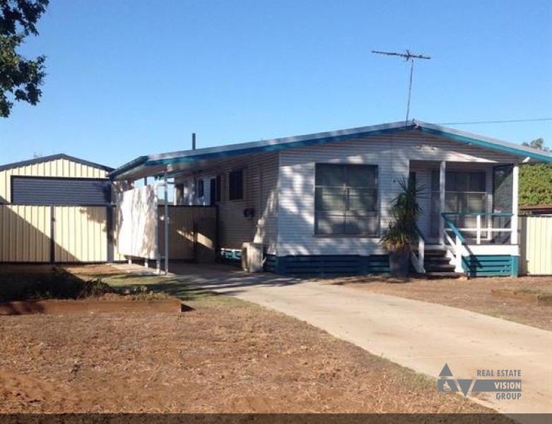 4 OAK STREET, BLACKWATER, 4717