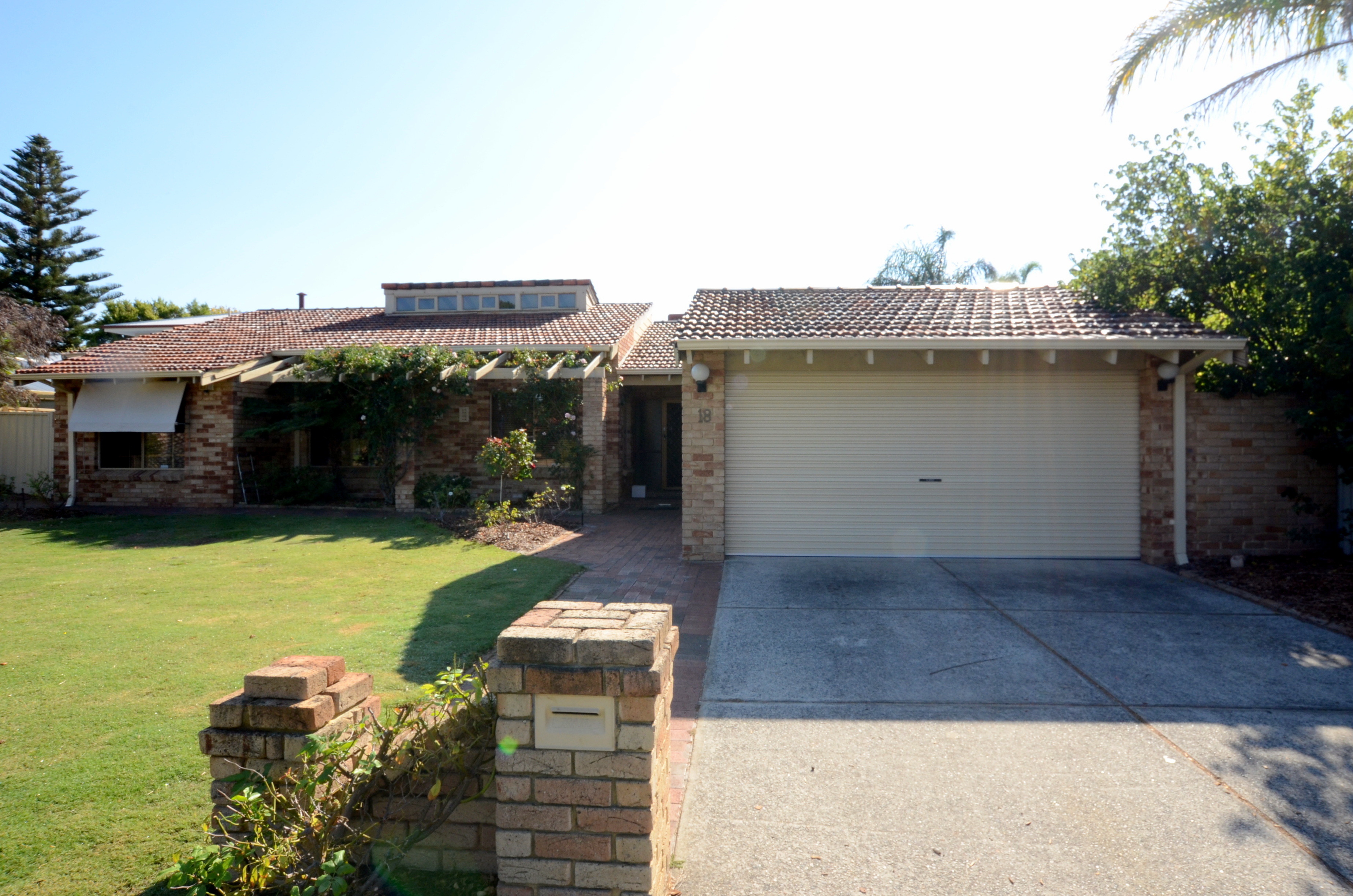 18 FALCON CL, BALLAJURA, 6066
