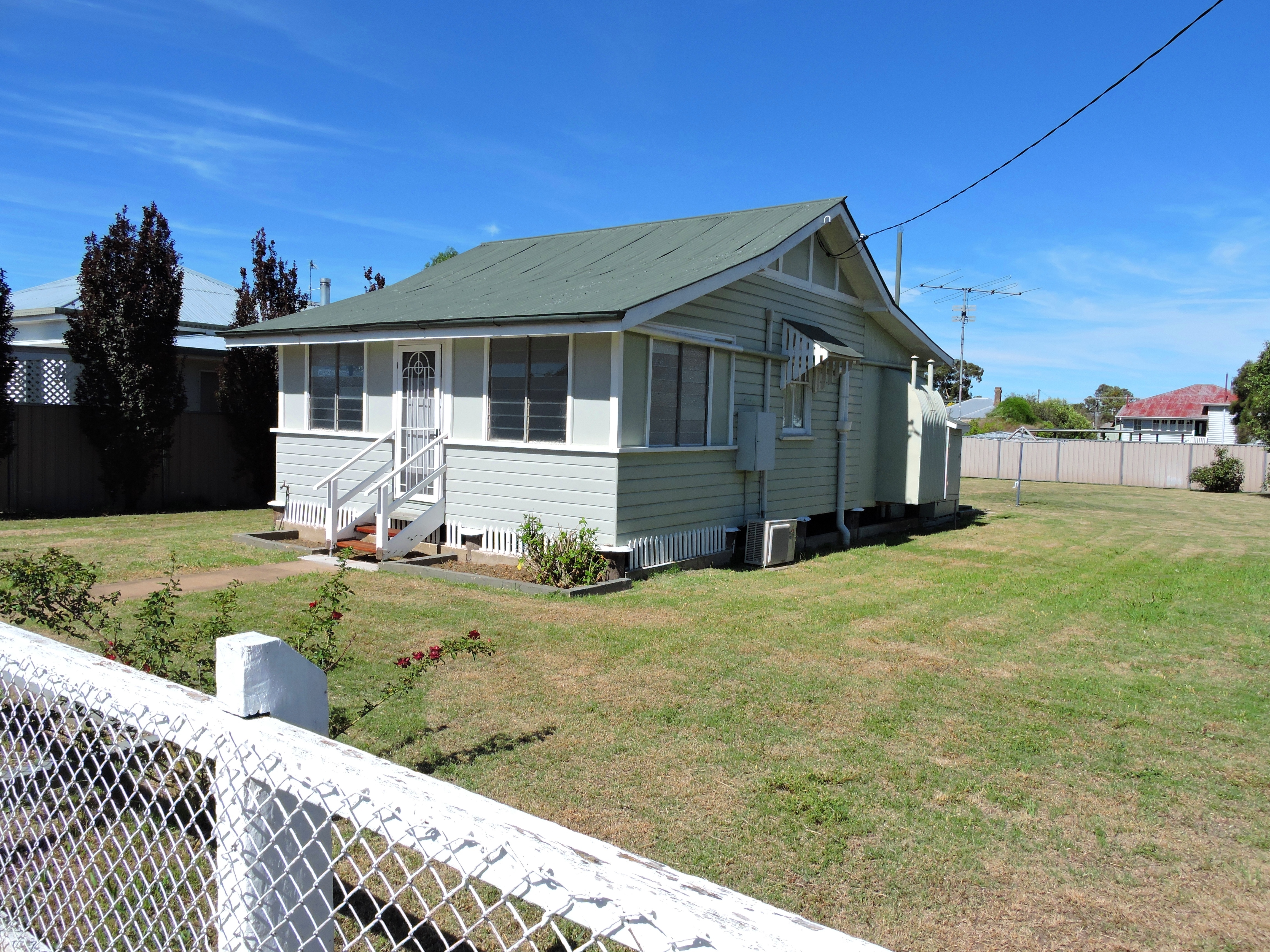 34 STEWART AVE, WARWICK, 4370