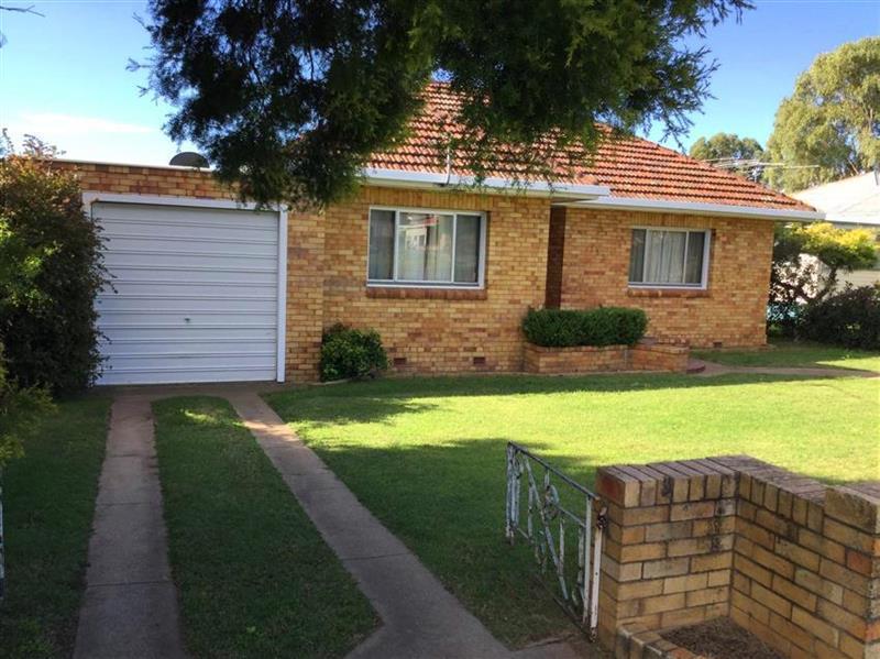 155 WOOD ST, WARWICK, 4370