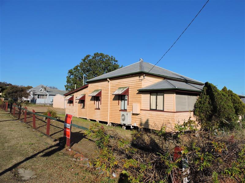 110 WOOD ST, WARWICK, 4370