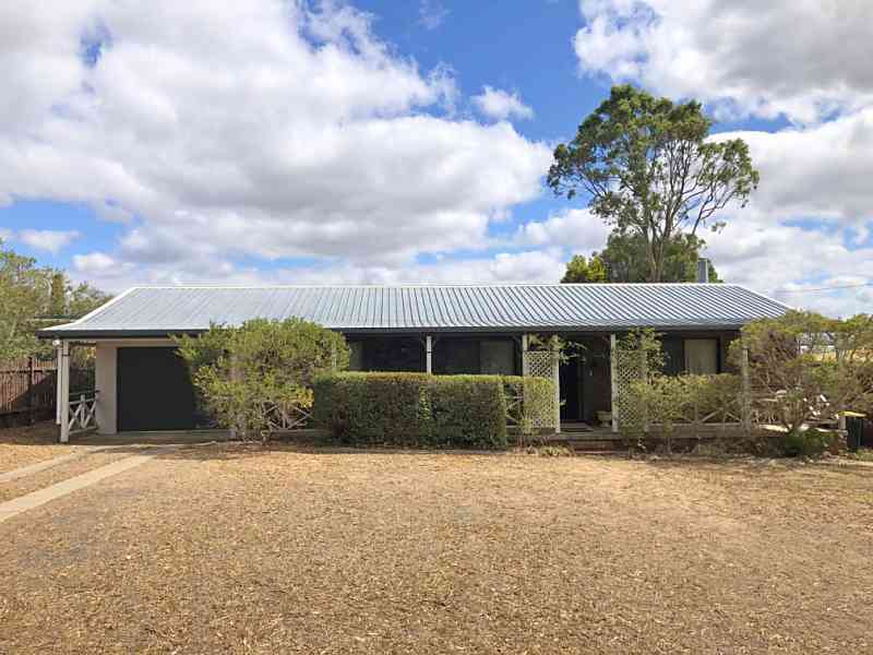 11 CULLEN ST, WARWICK, 4370