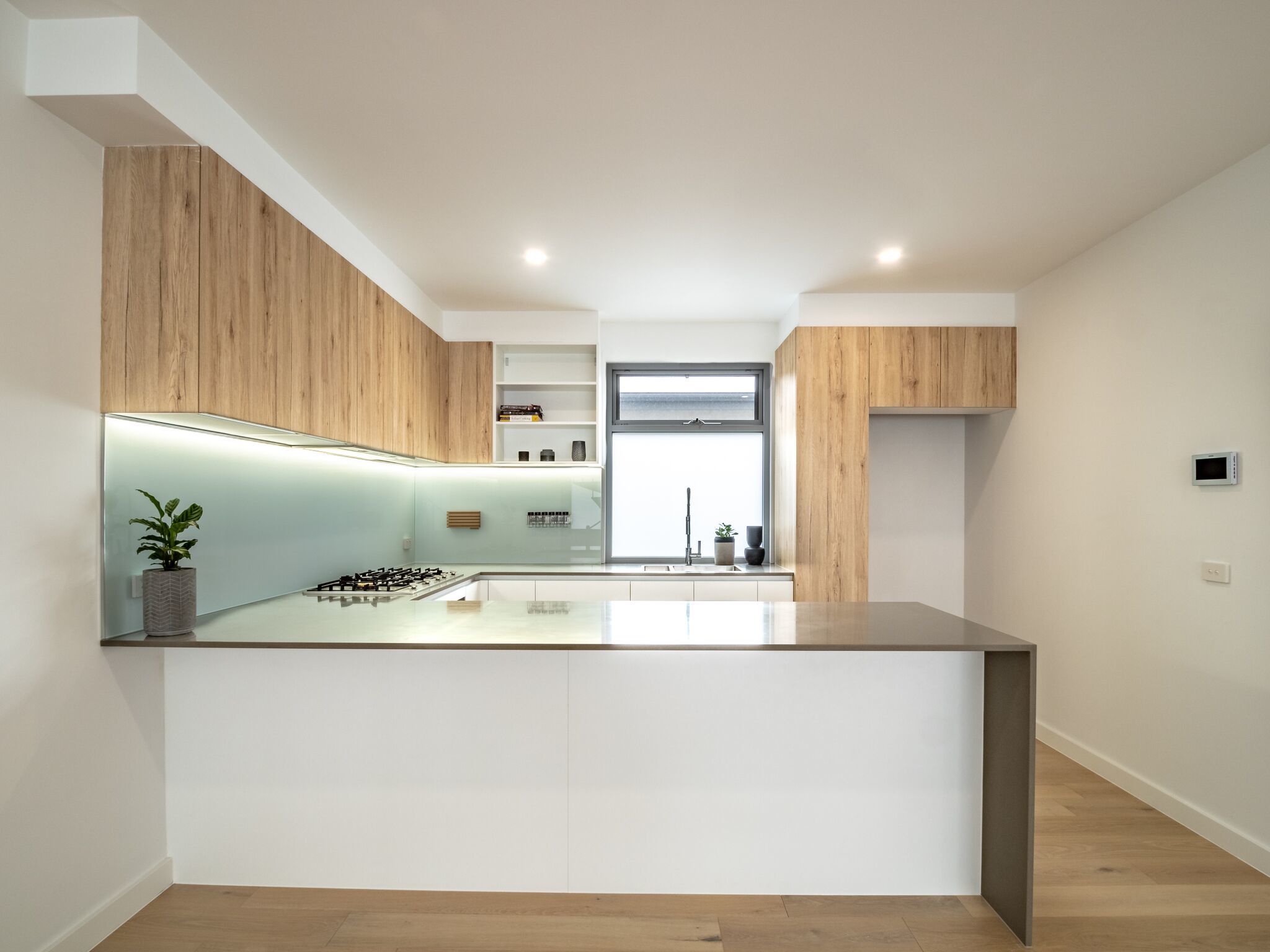 TOWN HOUSE 2/94 STATION ST, ASPENDALE, 3195
