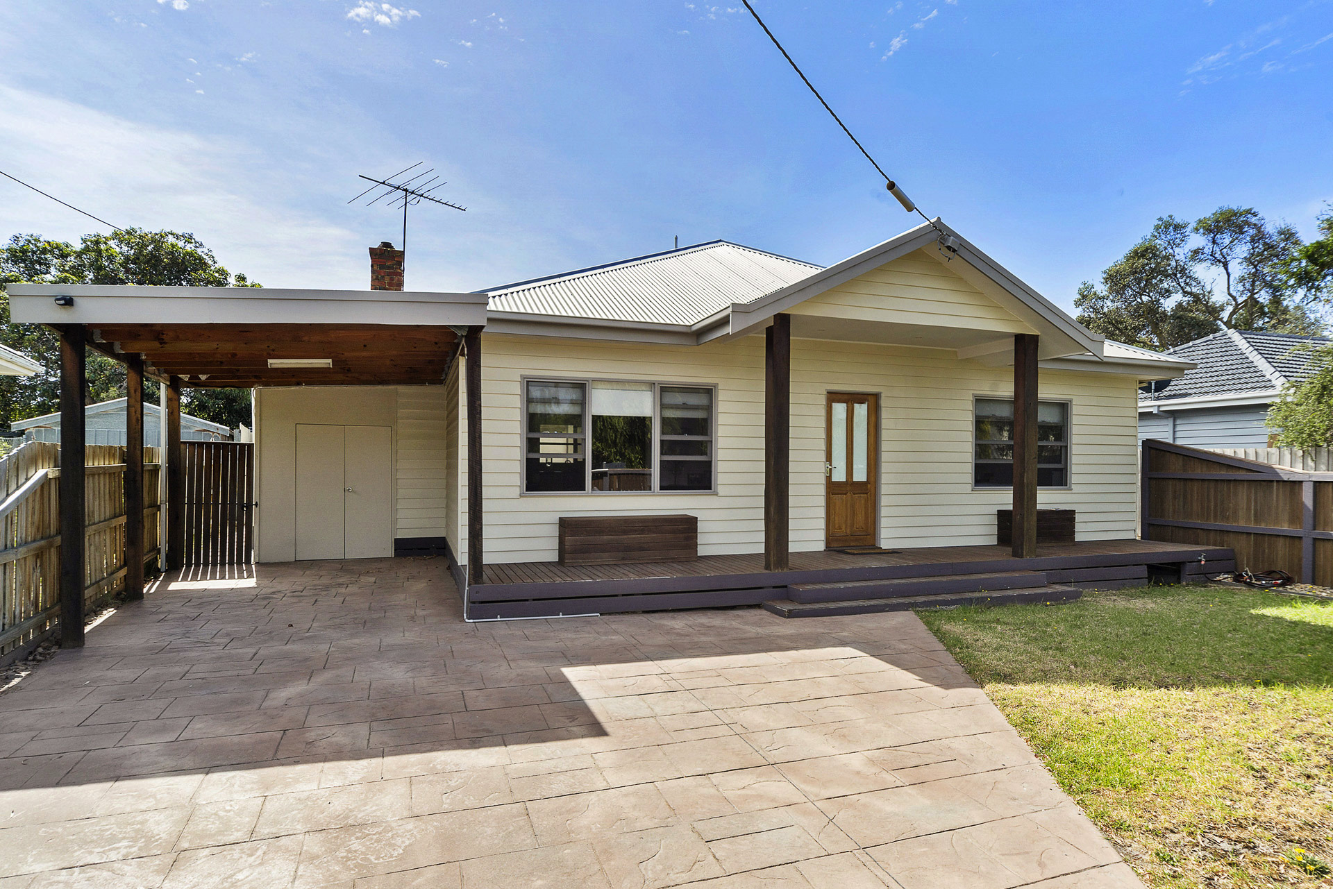 19 CANNES AVE, BONBEACH, 3196