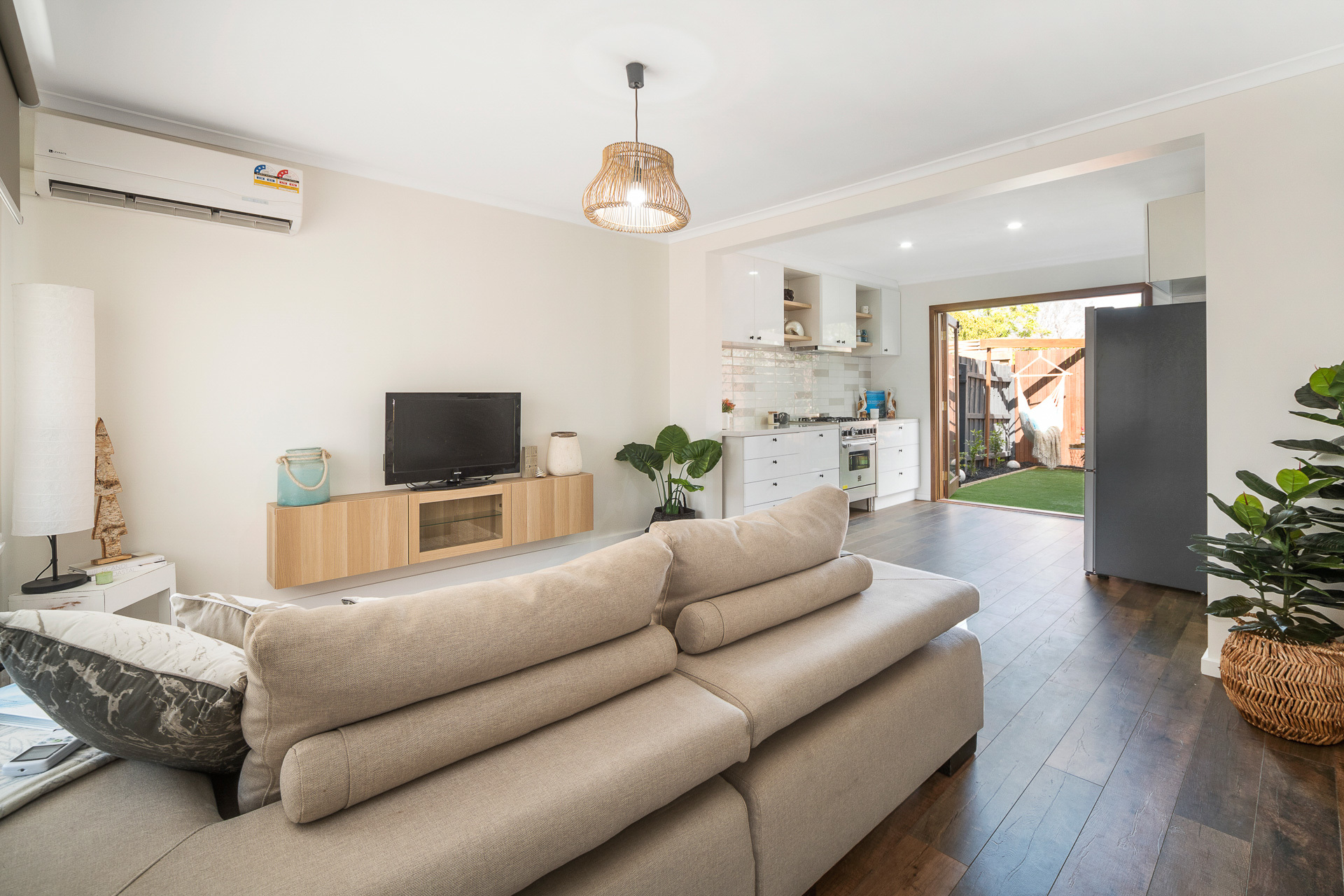 UNIT 24/38-40 BROADWAY, BONBEACH, 3196