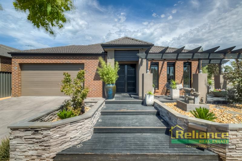 19 DARGY AMBLE, POINT COOK, 3030