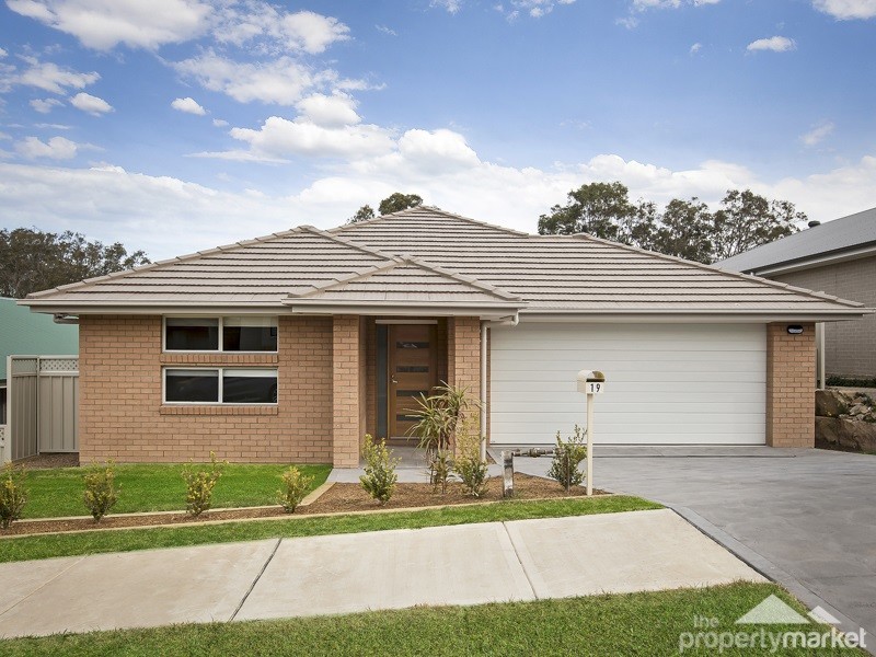 19 GOORANGAI CLOSE, WADALBA, 2259