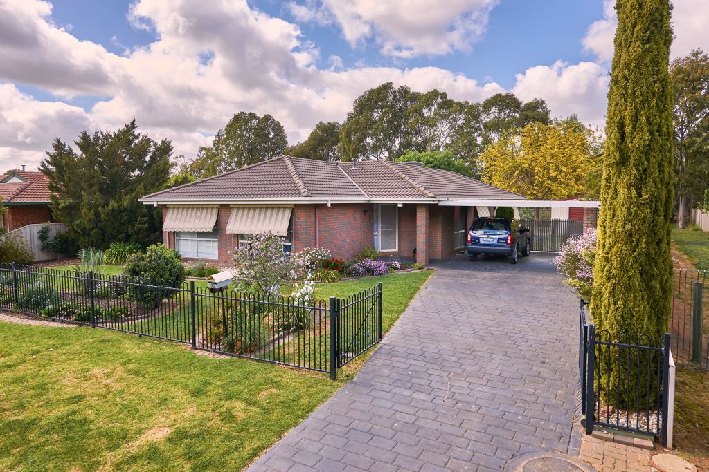 55 HOMEWOOD DR, MOOROOPNA, 3629