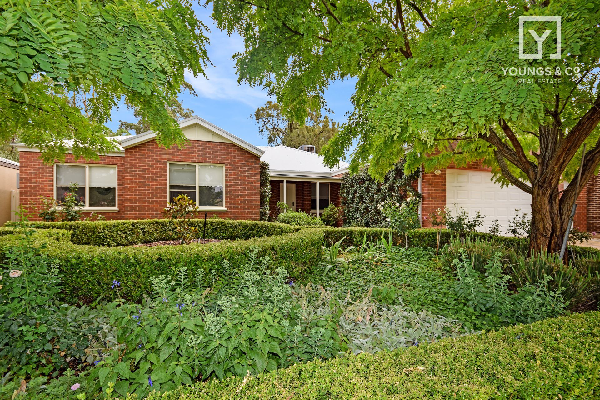 15 PLOVER DR, KIALLA, 3631