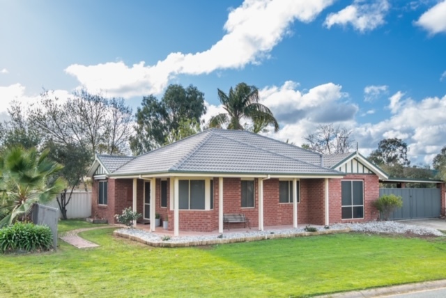 18 HOMEWOOD DRIVE, MOOROOPNA, 3629